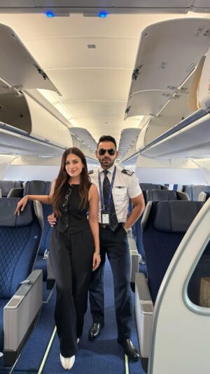 Yashika Khatri Instagram - Safe to say that I have got the best travel partner🤍
24 hours in Singapore 🤍
#singapore #travelvlog