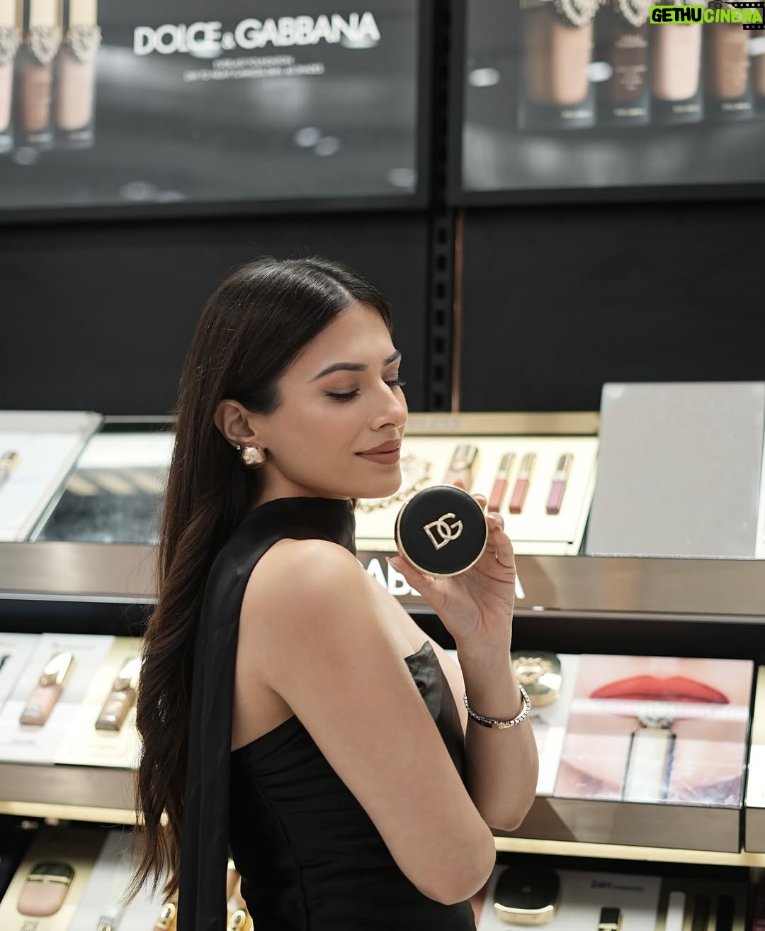 Yashika Khatri - 12.8K Likes - From Italy, With Love❤️
@dolcegabbana_beauty has landed in India.

Explore Dolce&Gabbana's exquisite makeup at @sephora_india 

#DGBeauty #DGMakeup