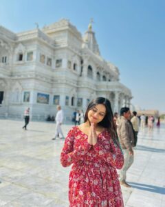 Actress Yashika Sharma HD Photos and Wallpapers September 2025