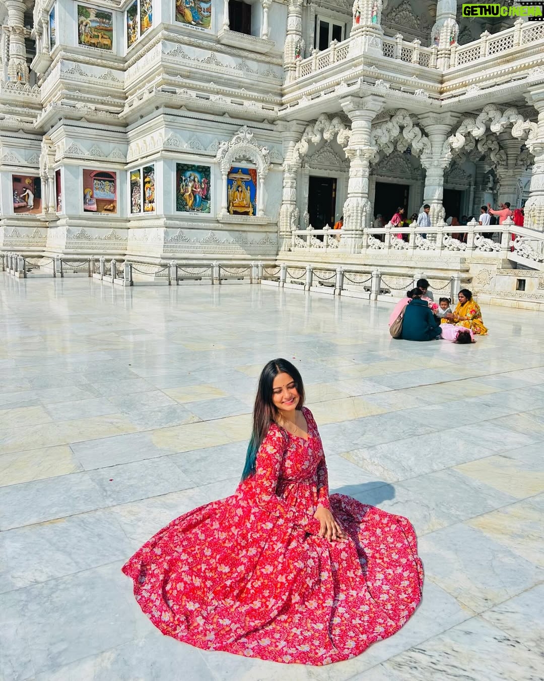 Yashika Sharma - 41.6K Likes - Radhe radhe🪈🦚♥️ #yashuh