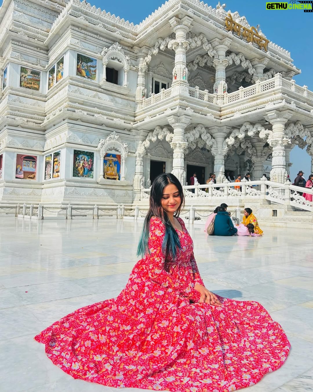 Yashika Sharma - 41.6K Likes - Radhe radhe🪈🦚♥️ #yashuh