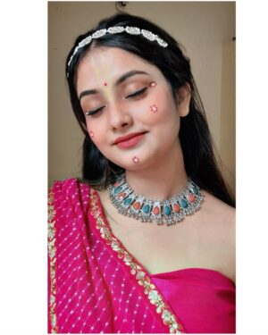 Yashika Sharma Instagram - Radha Gori Gori❤️🦚 #radhaashtami #radha #radharani #yashuh #reelkarofeelkaro #reeitfeelit