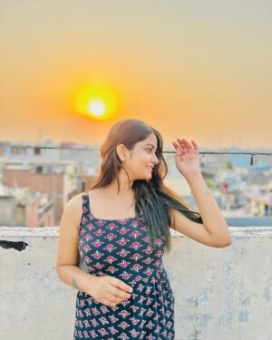 Yashika Sharma Instagram - ☀️#reel #reelitfeelit #reelkrofeelkro #reelinstagram #post #feed #discovery #yashuh #viral #instagram #funny