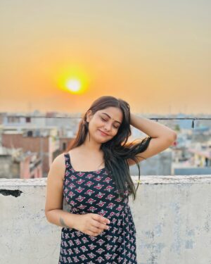 Yashika Sharma Instagram - ☀️#reel #reelitfeelit #reelkrofeelkro #reelinstagram #post #feed #discovery #yashuh #viral #instagram #funny