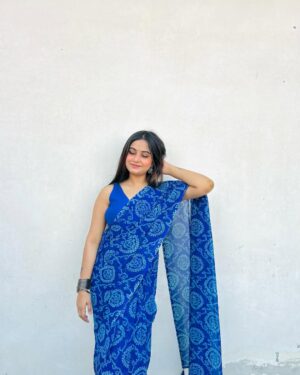 Yashika Sharma Instagram - 🧿 #yashuh #post #feed #instagram #réel #discovery #pose #photos #saree