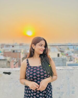 Yashika Sharma Instagram - ☀️#reel #reelitfeelit #reelkrofeelkro #reelinstagram #post #feed #discovery #yashuh #viral #instagram #funny