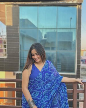 Yashika Sharma Instagram - 🧿 #yashuh #post #feed #instagram #réel #discovery #pose #photos #saree
