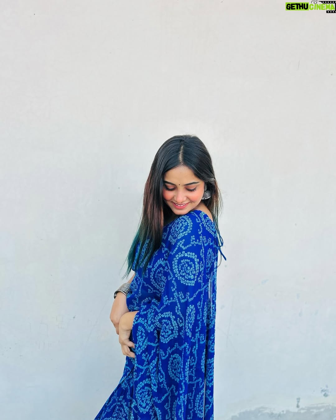 Yashika Sharma - 20.9K Likes - 🧿 #yashuh #post #feed #instagram #réel #discovery #pose #photos #saree