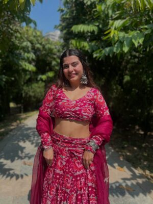 Yashita Rai Instagram - Festive season ki khushboo aane lagi haii 🥹✨💛 favourite time of the year 🍃🤌🏻
.
.
.
.
.
.
.
.
.
.
[ Ethnic Photodump , Festivals , Ethnic , Indian Outfits #explore #fyp #photodump #festivefashion #festive #festivewear ]