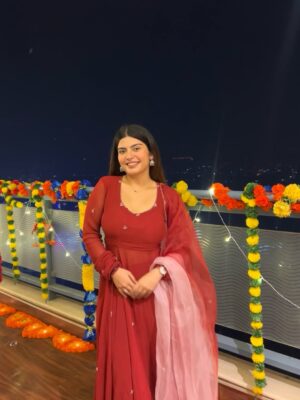 Yashita Rai Instagram - Festive season ki khushboo aane lagi haii 🥹✨💛 favourite time of the year 🍃🤌🏻
.
.
.
.
.
.
.
.
.
.
[ Ethnic Photodump , Festivals , Ethnic , Indian Outfits #explore #fyp #photodump #festivefashion #festive #festivewear ]