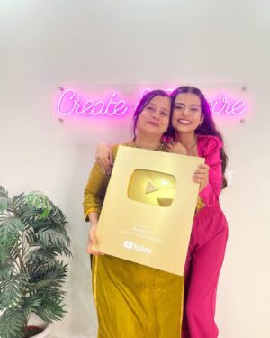 Yashita Rai Instagram - 💗My Dream 💗
Thank you guys for making my dream come true 🙏🏻🧿You are my family will keep working hard and keep growing our cutiefam 🫶🏻 Love You 🤍 @youtubecreatorsindia @youtubeindia 
.
.
.
.
.
.
.
.
.
.
.
.
.
#1million #goldplaybutton #explore #trending #indianblogger #fashionblogger #youtuber #indianyoutuber  #thepitomeofstyle #welltravelled #visualarchitect #lifeofadventure #staytuned #ootdfashion #delhigirls #delhibloggers #delhifashionblogger #streetstyledelhi #streetstyle #cutiefam