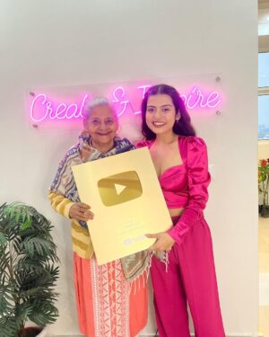 Yashita Rai Instagram - 💗My Dream 💗
Thank you guys for making my dream come true 🙏🏻🧿You are my family will keep working hard and keep growing our cutiefam 🫶🏻 Love You 🤍 @youtubecreatorsindia @youtubeindia 
.
.
.
.
.
.
.
.
.
.
.
.
.
#1million #goldplaybutton #explore #trending #indianblogger #fashionblogger #youtuber #indianyoutuber  #thepitomeofstyle #welltravelled #visualarchitect #lifeofadventure #staytuned #ootdfashion #delhigirls #delhibloggers #delhifashionblogger #streetstyledelhi #streetstyle #cutiefam