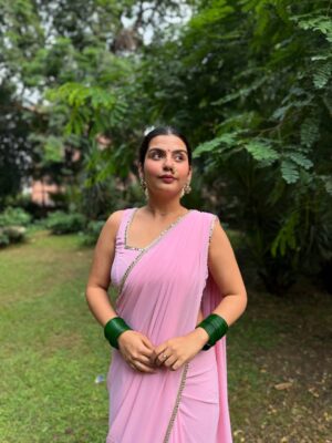 Yashita Rai Instagram - Ganpati Bappa ghar aaye aur saath dher saari khushiyan laaye ✨💞🧿🩷🙏🏻✨