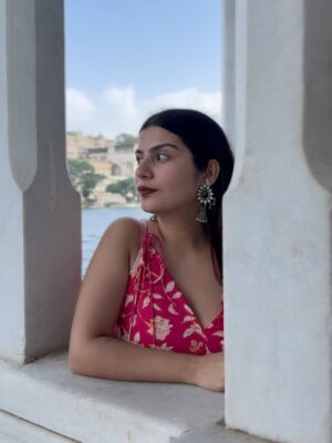 Yashita Rai Instagram - Living my Desi Princess dreams in Udaipur 🛕🪷🦚🪞🪬🛺✨
Nothing feels more like a dream than being a desi girl in Udaipur , surrounded by palaces, culture and timeless beauty 🍃
.
.
.
.
.
.
.
.
.
.
.
.
[ Things to do in Udaipur, Offbeat Things to do in Udaipur, Places to eat in Udaipur , Udaipur Lake view hotels , Udaipur aesthetic #explore #udaipur #udaipurlakecity #udaipurdiaries #wishlinked ]