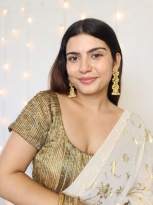 Yashita Rai Instagram - Festive season ki khushboo aane lagi haii 🥹✨💛 favourite time of the year 🍃🤌🏻
.
.
.
.
.
.
.
.
.
.
[ Ethnic Photodump , Festivals , Ethnic , Indian Outfits #explore #fyp #photodump #festivefashion #festive #festivewear ]