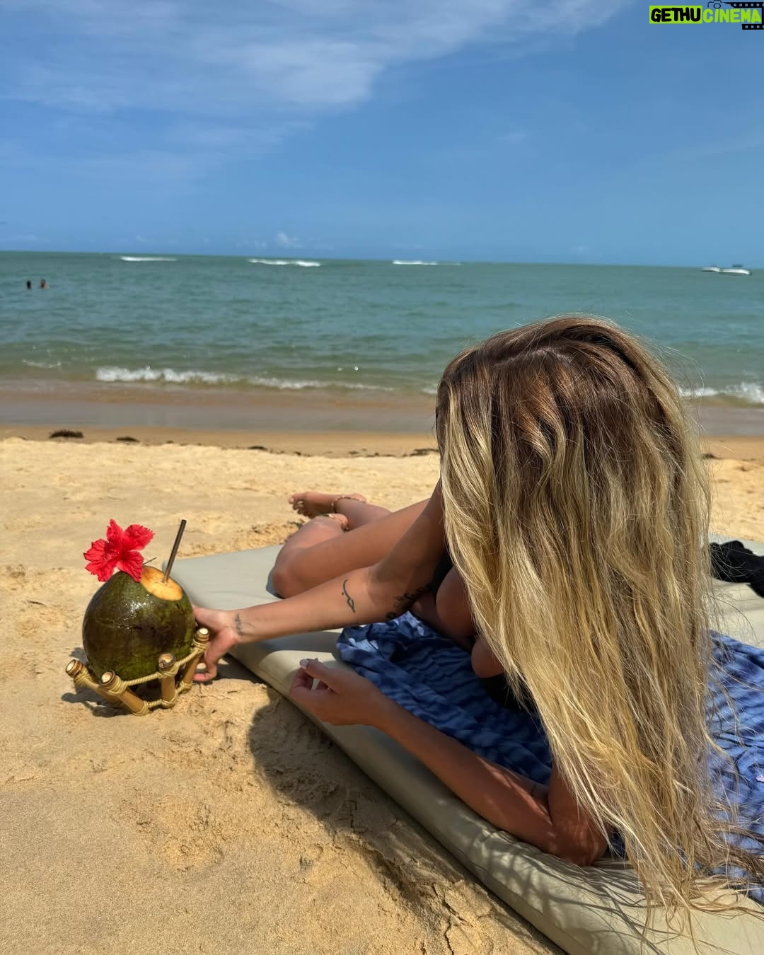 Yasmin Brunet - 176.6K Likes - aaaaaai bahia 🌊🏝️🧜🏼‍♀️🌺💫🐚
