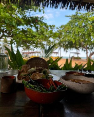 Yasmin Brunet Instagram - esses dias na bahia ✨🩷💫🏝️🧜🏼‍♀️🥥🌊