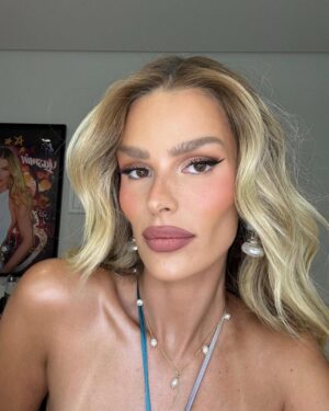 Yasmin Brunet Instagram - ✨🧜🏼‍♀️🩵
