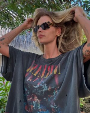 Yasmin Brunet Instagram - que prazer passar esses dias nesse pedacinho de paraíso @villafulo obrigada por tudo ✨🧜🏼‍♀️🐚🌊🩷🥥💫
