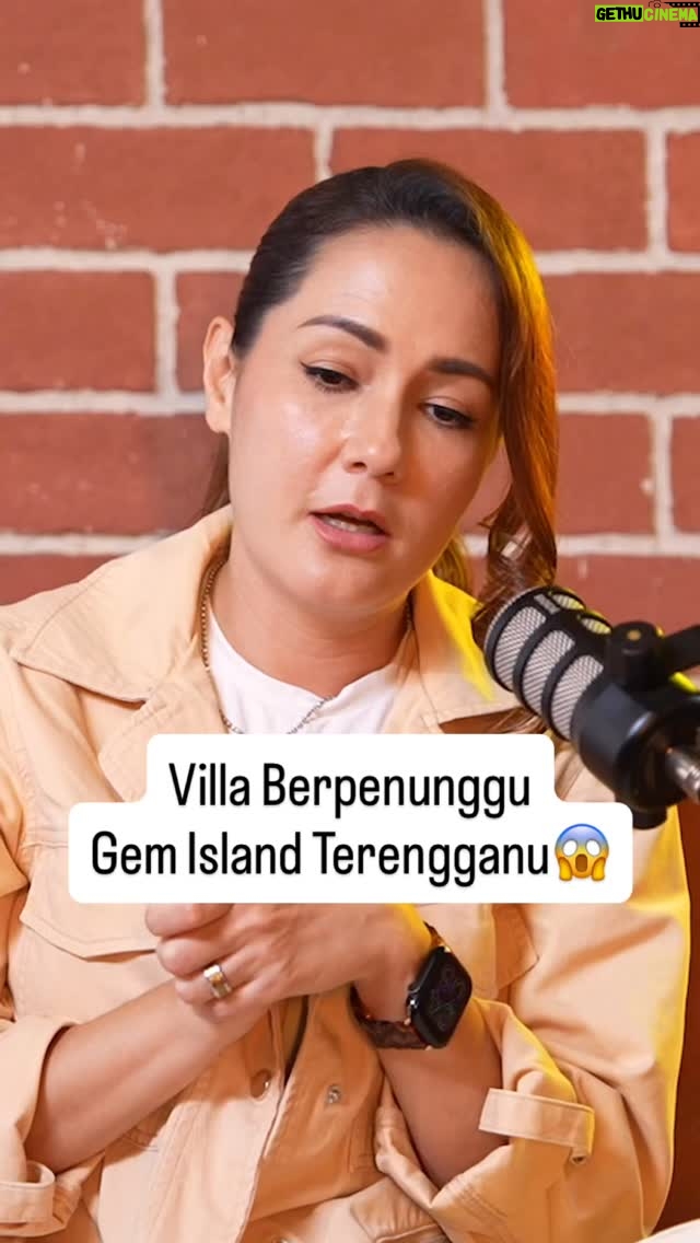 Yasmin Hani - 3.9K Likes - Bola api, polong, penanggal benda sama ke guys 🫣
#sembangseram #safwannazri #ceritahantu #ceritaseram #safwannazripodcast #podcastseram #yasminhani