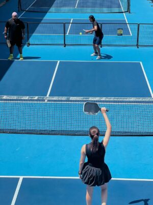 Yasmin Hani Instagram - Started off thinking we’d have a full house, but only six of us showed up… and honestly, it turned out perfect. One court, great rallies—some intense, some just pure laughter. What a beautiful day to play. 🌸
#Pickleball
#HaniPickles
#BeautifulDay 
#PickleWithHani