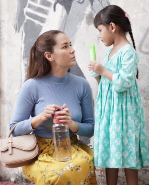 Yasmin Hani Instagram - Filem Lakhus

Kasih sayang seorang ibu tak terhingga. Pengorbanan tanpa henti, dan kekuatan yang tak tampak namun sangat nyata. 
@qirazali0808 
@rheaervina 
#Filem 
#Lakhus
#HaniAtWork 
#YasminHani