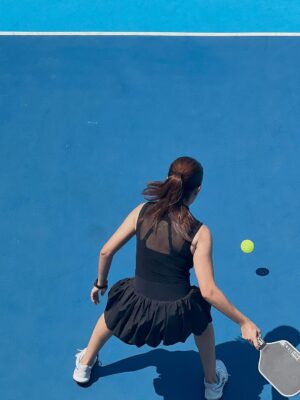 Yasmin Hani Instagram - Started off thinking we’d have a full house, but only six of us showed up… and honestly, it turned out perfect. One court, great rallies—some intense, some just pure laughter. What a beautiful day to play. 🌸
#Pickleball
#HaniPickles
#BeautifulDay 
#PickleWithHani