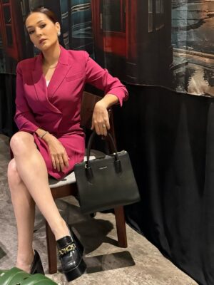Yasmin Hani Instagram - Just a girl with a plan… and good lighting.
#Suit
#DatoSarah
#YasminHani
#SeadanyaKitaViu