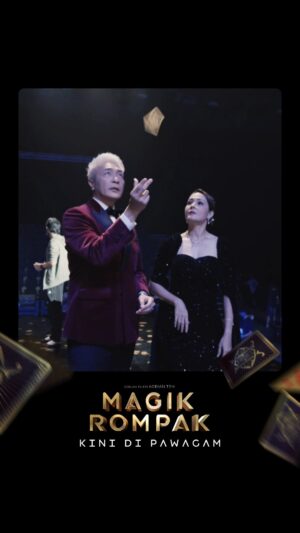 Yasmin Hani Instagram - Comel betul Tan Sri dengan Puan Sri ni! 

Korang jangan marah-marah dengan Tan Sri tau! Yang garang tu semua dalam movie je! 

Apapun hari ni cuti kan? Jom beli tiket dan layan Magik Rompak di pawagam hari ini! 

#MagikRompak #GSCMovies

@zul_ariffin @sharnaazahmad @ameliath @nadhirnasar_