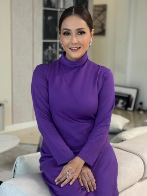 Yasmin Hani Instagram - Here’s your gentle reminder: You are allowed to shine, take up space, and feel joy—loudly. Life’s too short to dim your light for anyone. 🌈💫 Have a purpleful and wonderful day😍
#Shine 
#Purple
#DatoSarah
#YasminHani
#LiveTodayWell 
#SeadanyaKitaViu