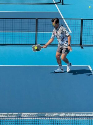 Yasmin Hani Instagram - Started off thinking we’d have a full house, but only six of us showed up… and honestly, it turned out perfect. One court, great rallies—some intense, some just pure laughter. What a beautiful day to play. 🌸
#Pickleball
#HaniPickles
#BeautifulDay 
#PickleWithHani