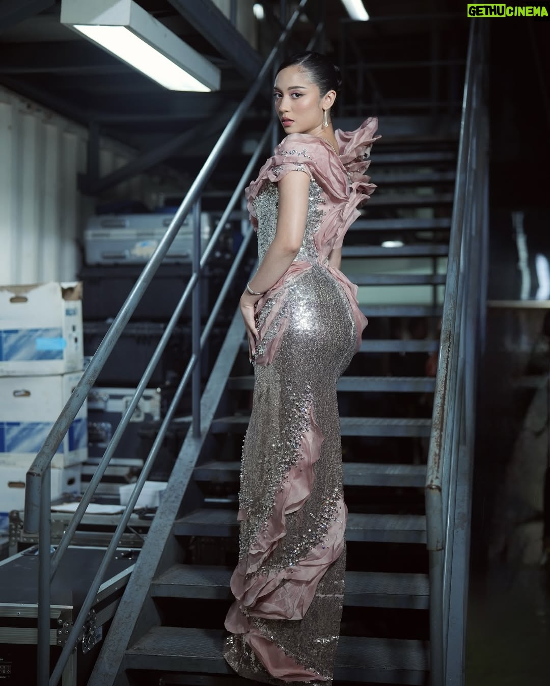 Yasmin Napper - 99.8K Likes - Hut SCTV with my partner in crime 🌚🌝

stylist @fandinasutionn
dress @lisajuofficial
jewellery @franknco_id

ashas glam :
Makeup @loritayoung_mua 
Hairdo @firdajeanhair 

yasmins glam :
Makeup @ms_lifa 
Hairdo @jooehair 

photo : @kippmarhadi @suryacahyah

Management @bentukmanagement @agungsaputrabm @ririaprianti_