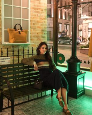 Yasmin Napper Instagram - From the countryside activities to a city night out all in @longchamp 🤎