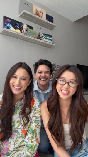 Yasmin Napper Instagram - Our daily convo 😀
btw besok AsBei 2 tayang !