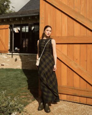 Yasmin Napper Instagram - 🤎
Nothing beats a trip to the countryside with @longchamp #LongchampEnglishJourney #LongchampxGloverall