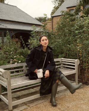 Yasmin Napper Instagram - 🤎
Nothing beats a trip to the countryside with @longchamp #LongchampEnglishJourney #LongchampxGloverall