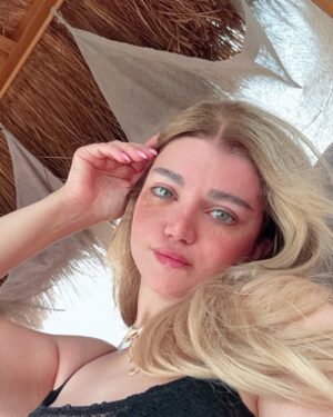 Yasmine El Khateib Instagram - Chapter 8 of 12 🧡☀️🐚🦀