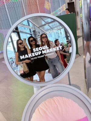 Yasmine Wildblood Instagram - Day 2! Makan, jalan, repeat 🍚🚶🏻♀️