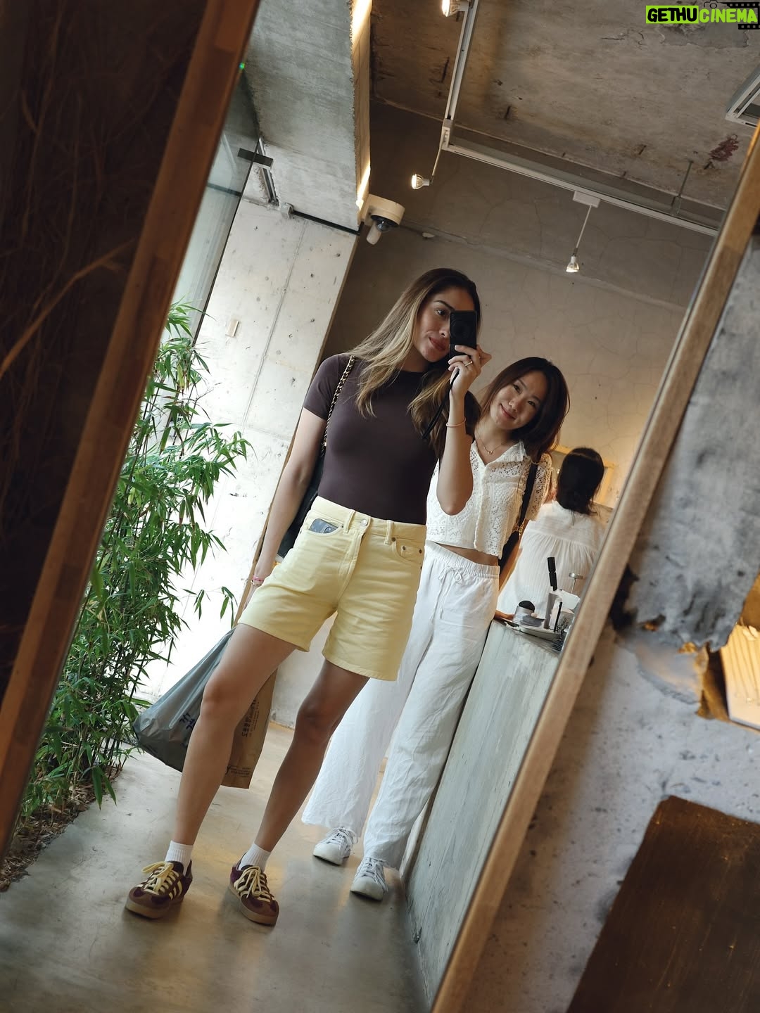Yasmine Wildblood - 16.2K Likes - Day 1 in Seoul 🇰🇷
