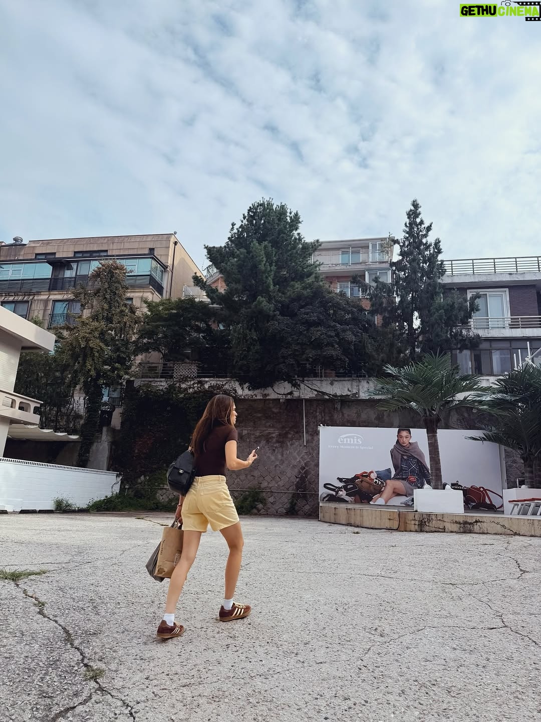 Yasmine Wildblood - 16.2K Likes - Day 1 in Seoul 🇰🇷