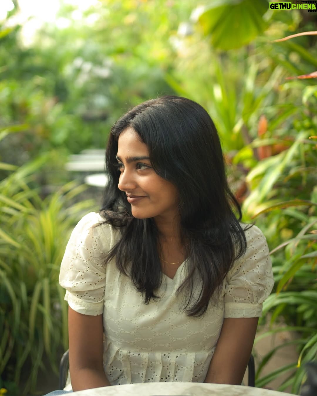 Yogalakshmi - 898.8K Likes - 🦢 
Pc:- @low.shutters_