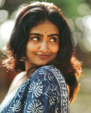 Yogalakshmi Instagram - கண்கள் ஏதோ…!
📸 :- @portraitsbylokesh
