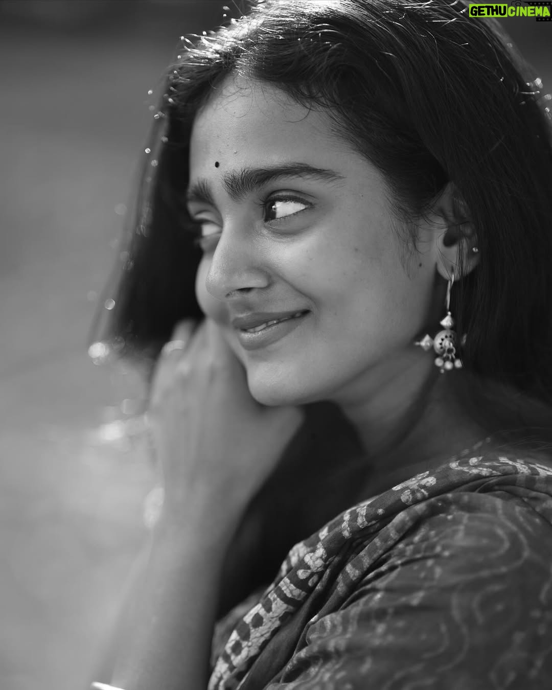 Yogalakshmi - 358.9K Likes - கண்கள் ஏதோ…! 

📸 :- @portraitsbylokesh