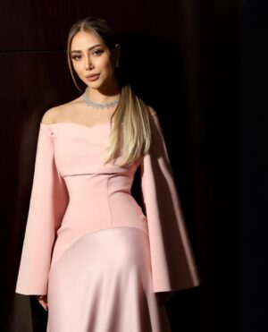 Yousra Saouf Instagram - 🩰
Hair : @seline.salon
Photographer : @amal_alqurshi
Dress : @solacelondon