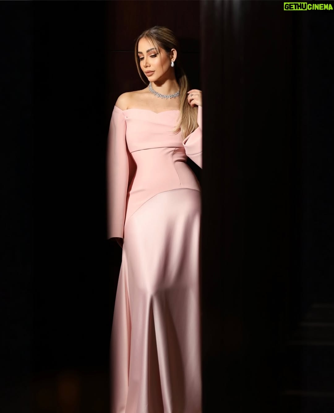 Yousra Saouf - 3 Likes - 🩰

Hair : @seline.salon 
Photographer : @amal_alqurshi
Dress : @solacelondon