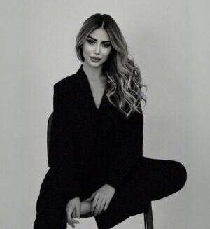 Yousra Saouf Instagram - She’s calm, but she burns 🖤