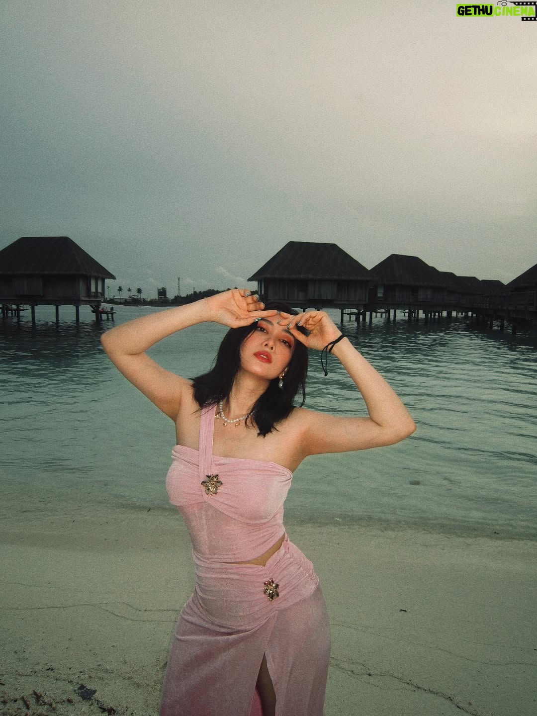 Yu Thandar Tin - 4.4K Likes - Vitamin sea #maldives