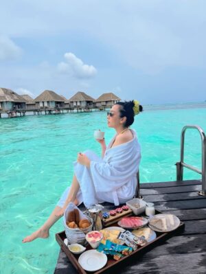 Yu Thandar Tin Instagram - āļøāļøāļø Breakfast in paradise š„„š #maldives