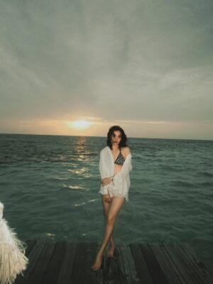 Yu Thandar Tin Instagram - Paradise found ššļø #maldives #clubmed