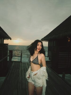 Yu Thandar Tin Instagram - Paradise found ššļø #maldives #clubmed
